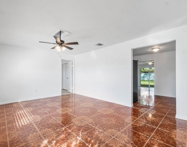 4271 Empress Street - Photo Thumbnail 3