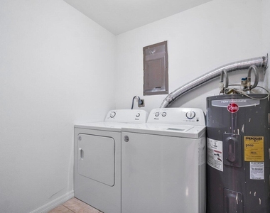 4271 Empress Street - Photo Thumbnail 21