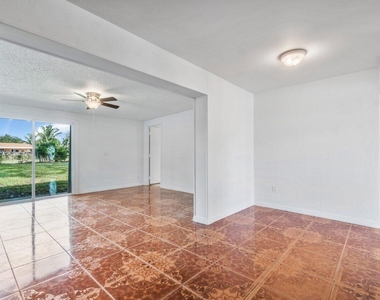 4271 Empress Street - Photo Thumbnail 11