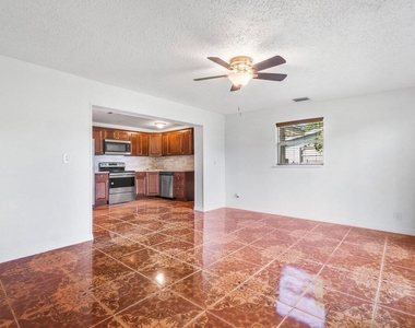 4271 Empress Street - Photo Thumbnail 5