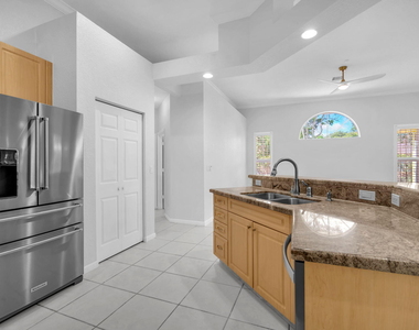 4100 Temple Street - Photo Thumbnail 4