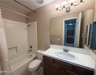 421 W Wisteria Place - Photo Thumbnail 38