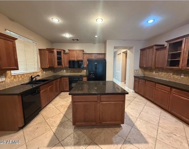 421 W Wisteria Place - Photo Thumbnail 13