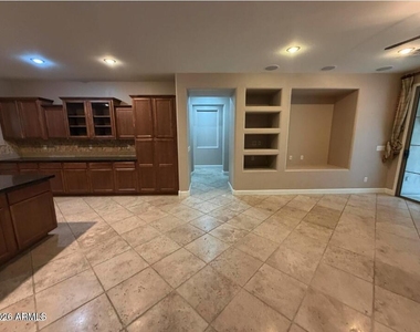 421 W Wisteria Place - Photo Thumbnail 19