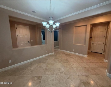 421 W Wisteria Place - Photo Thumbnail 3