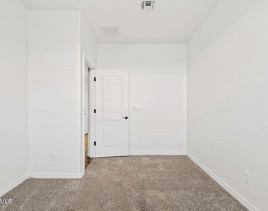 22218 E Cherrywood Drive - Photo Thumbnail 14