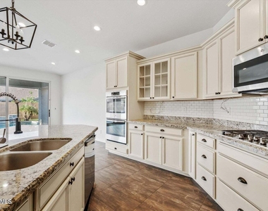 22218 E Cherrywood Drive - Photo Thumbnail 10