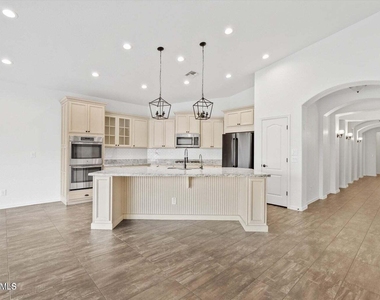 22218 E Cherrywood Drive - Photo Thumbnail 8