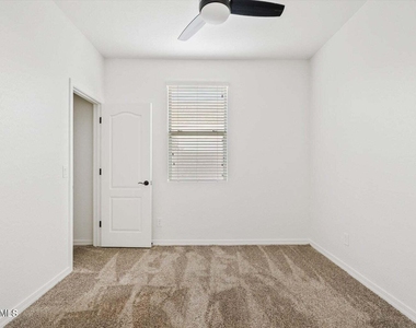 22218 E Cherrywood Drive - Photo Thumbnail 15