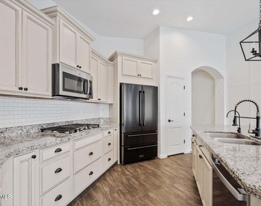 22218 E Cherrywood Drive - Photo Thumbnail 9