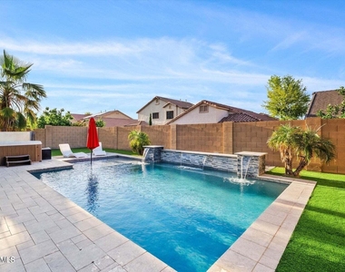 22218 E Cherrywood Drive - Photo Thumbnail 1