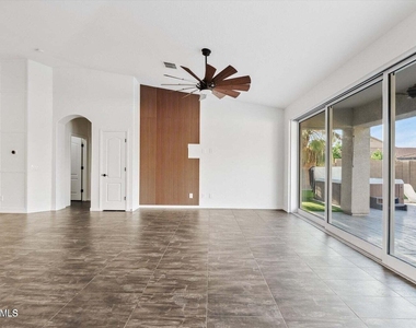 22218 E Cherrywood Drive - Photo Thumbnail 13