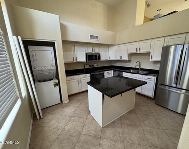 724 S Beck Avenue - Photo Thumbnail 3