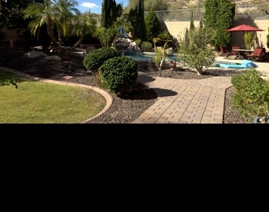 3928 W Range Mule Drive - Photo Thumbnail 2