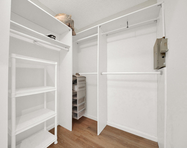 6371 Toulon Drive - Photo Thumbnail 21