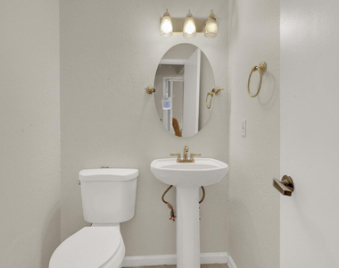 6371 Toulon Drive - Photo Thumbnail 15