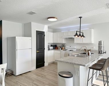 1958 Se Floresta Drive - Photo Thumbnail 6