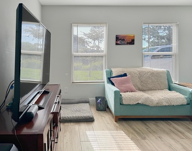 1958 Se Floresta Drive - Photo Thumbnail 4