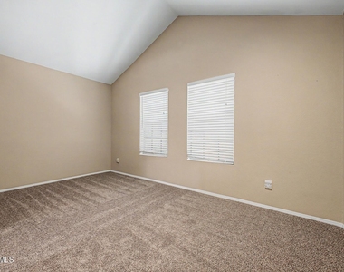 4849 E Kachina Trail - Photo Thumbnail 16