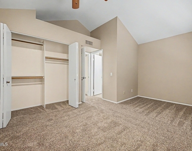 4849 E Kachina Trail - Photo Thumbnail 17