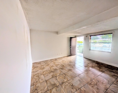 680 Miller Drive - Photo Thumbnail 4