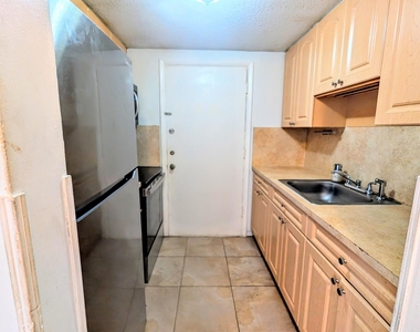 680 Miller Drive - Photo Thumbnail 14