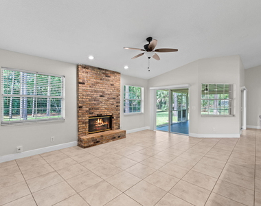 16628 Valencia Boulevard - Photo Thumbnail 14
