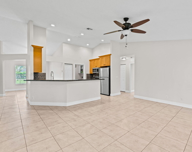 16628 Valencia Boulevard - Photo Thumbnail 13