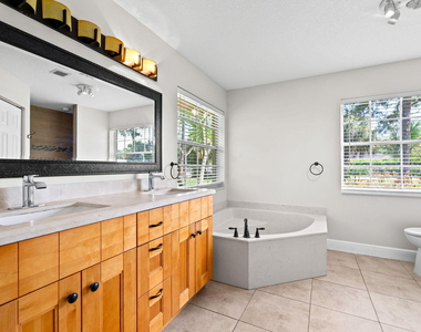 16628 Valencia Boulevard - Photo Thumbnail 17