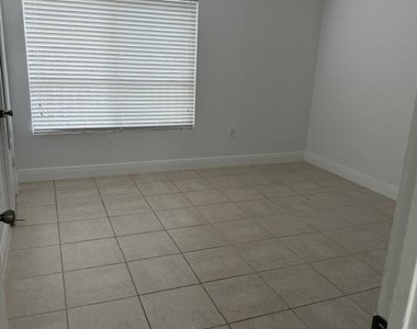 2647 Nw 33rd Street - Photo Thumbnail 16