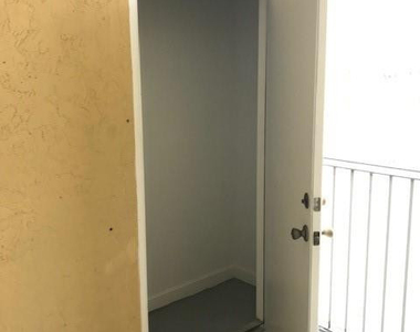 2647 Nw 33rd Street - Photo Thumbnail 20