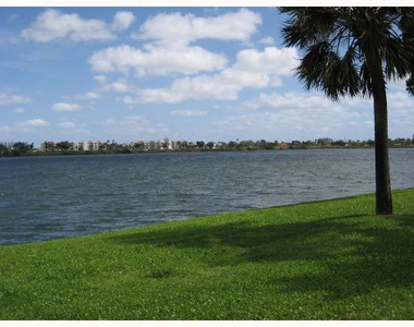 2647 Nw 33rd Street - Photo Thumbnail 1