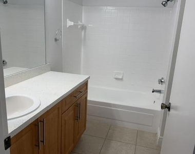 2647 Nw 33rd Street - Photo Thumbnail 17