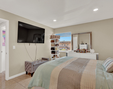 502 Davis Road - Photo Thumbnail 11