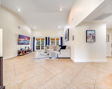 13659 Ishnala Circle - Photo Thumbnail 2