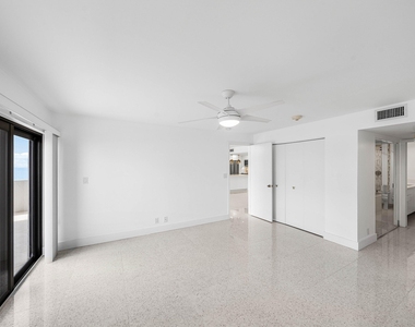 330 Se 20th Avenue - Photo Thumbnail 21