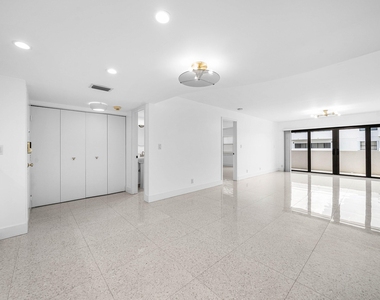 330 Se 20th Avenue - Photo Thumbnail 5