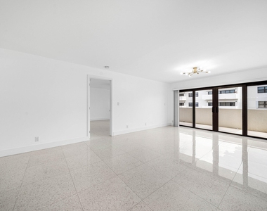 330 Se 20th Avenue - Photo Thumbnail 9