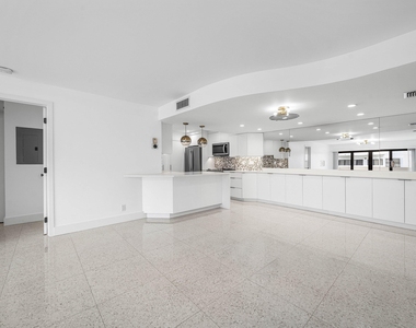 330 Se 20th Avenue - Photo Thumbnail 6