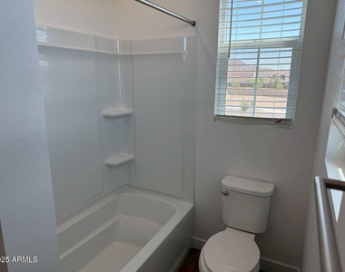 2443 W Rowel Road - Photo Thumbnail 11
