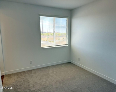 2443 W Rowel Road - Photo Thumbnail 9