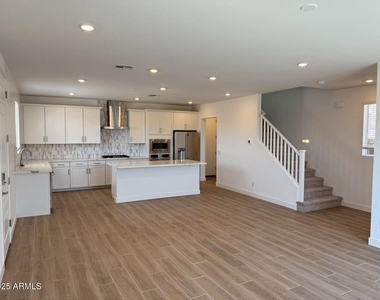 2443 W Rowel Road - Photo Thumbnail 5