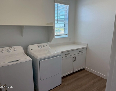 2443 W Rowel Road - Photo Thumbnail 15