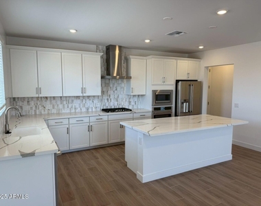 2443 W Rowel Road - Photo Thumbnail 6