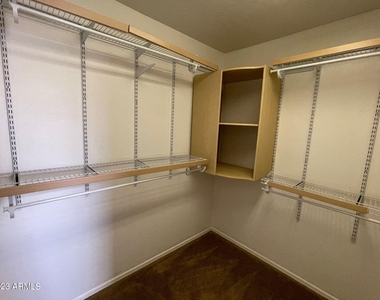 18235 N Alicia Court - Photo Thumbnail 13