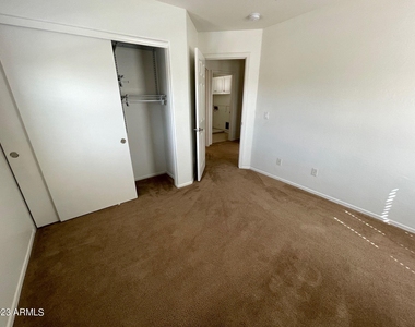 18235 N Alicia Court - Photo Thumbnail 16