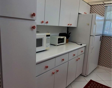 1107 Cir Terrace W - Photo Thumbnail 6