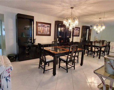 1107 Cir Terrace W - Photo Thumbnail 5