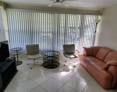 1107 Cir Terrace W - Photo Thumbnail 8