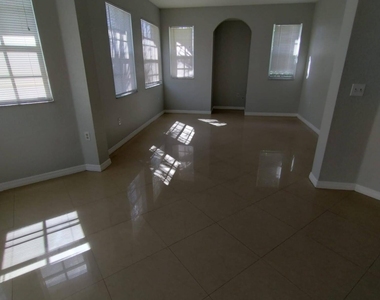 2307 Belmont Lane - Photo Thumbnail 9